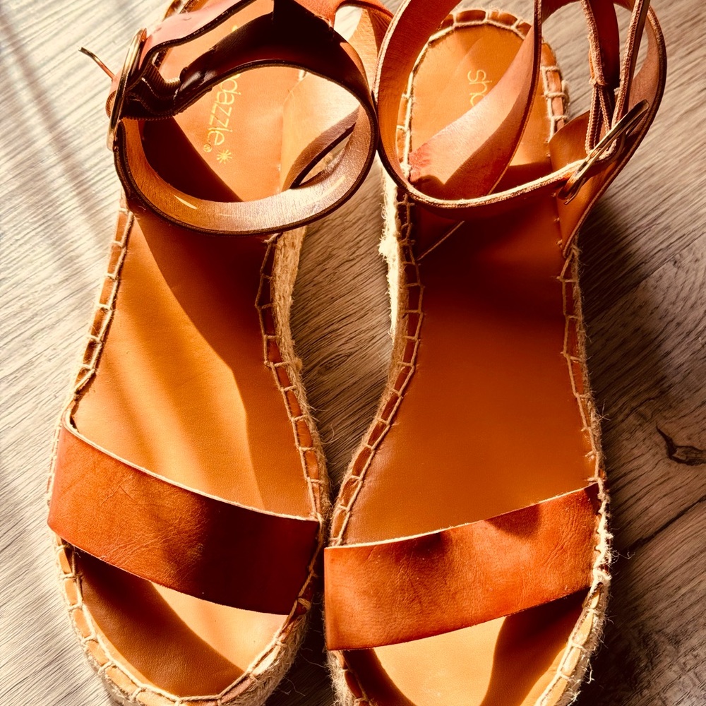 Shoedazzle Espadrille Platforms size 8